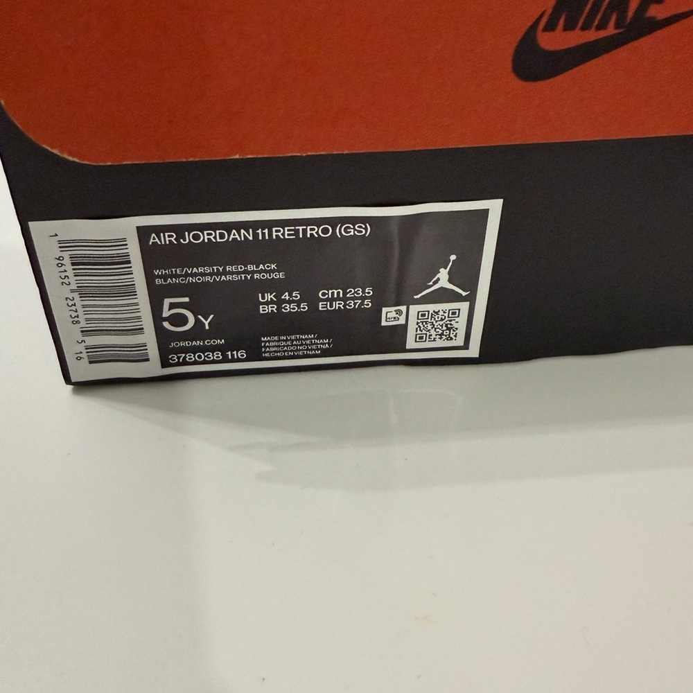 Jordan 11 Cherry - Picture 6 of 6